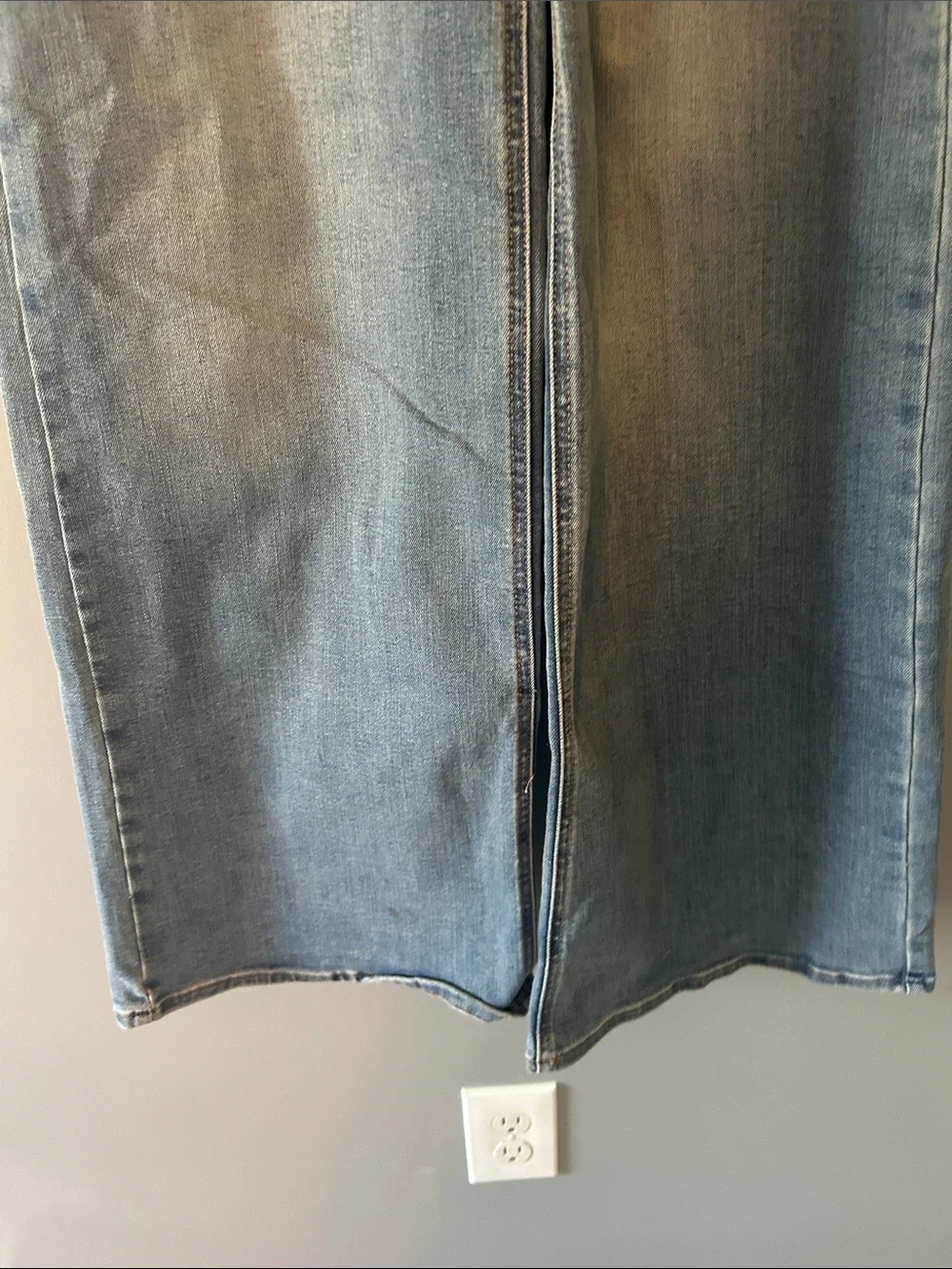 Universal Thread Medium Blue Flared Wide-Leg Jeans - Picture 2 of 6